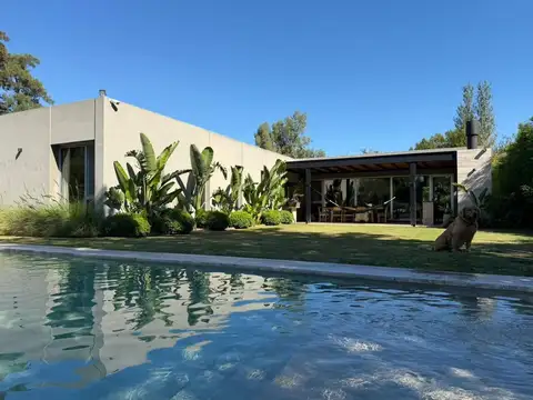 VENTA CASA 5 AMBIENTES PILAR BARRIO CERRADO GUIDO
