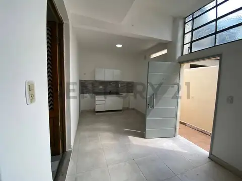 Ayacucho 1000, Piso 0