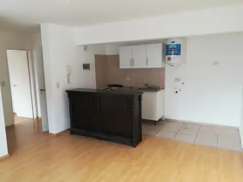 DEPTO 2 AMB CON COCHERA EN SAN FERNANDO , PTE PERON 45