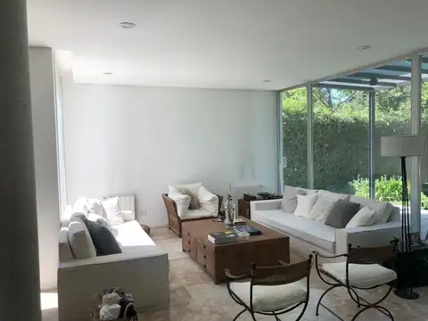 Casa 7 ambientes La Horqueta