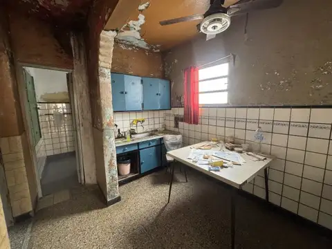 Casa 6 ambientes con 1 baño
