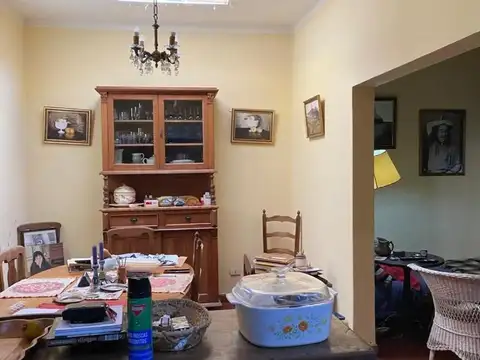 Casa en Alquiler con 1 cochera