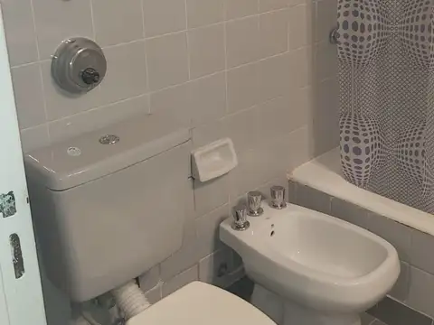 HERMOSO DEPTO EN ALQUILE AV ACOYTE Y AV RIVADAVIA