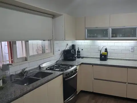 Casa 3 ambientes con 2 baños