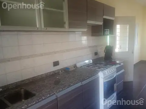 Casa en alquiler anual en La Cuesta – 3 dormitorios – Galería con parrilla – Lote central