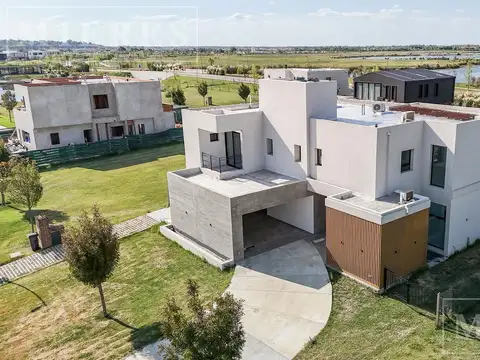 Casa en venta sobre lote interno Puertos Barrio Riberas