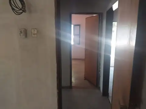 SE VENDE CASA EN RECONQUISTA, Bº LAS FLORES