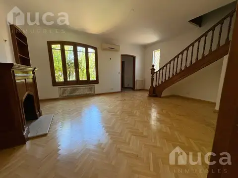 Casa con jardin y pileta en alquiler en La Calabria