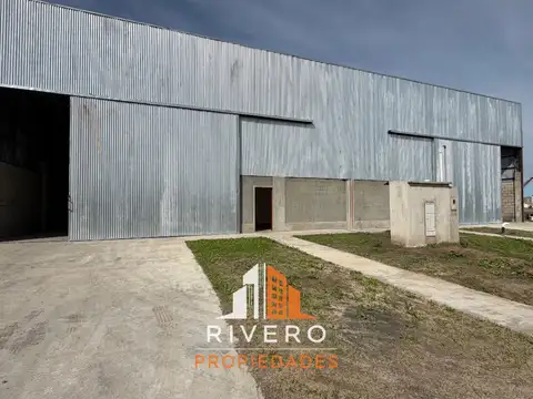 Amplio Galpon 1200 m - Luz Trifasica o Industrial - Parque Industrial Guernica - Oficinas - Vestuarios - Duchas