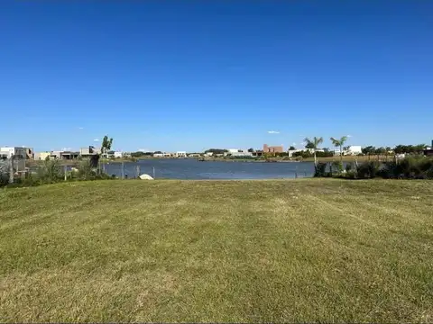 Terreno en Venta de 913,0 m2
