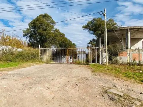 IMPORTANTE PREDIO SOBRE CAMINO DE CINTURA