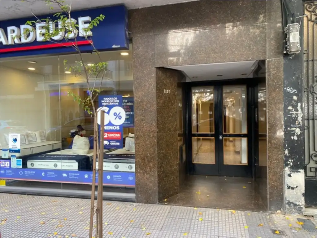Juncal 1100, Piso 8