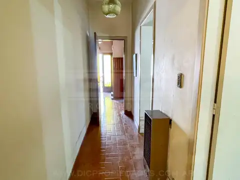 Manuela Pedraza al 3400 esquina Acassuso