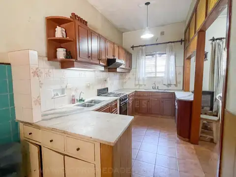 Casa 5 ambientes con 2 baños