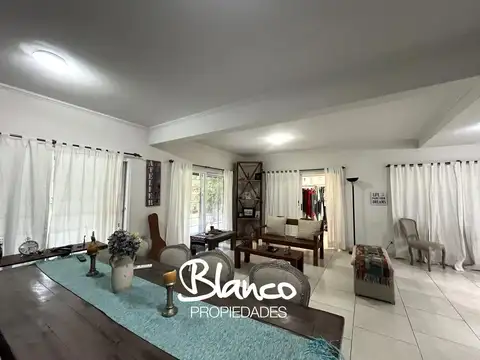 Casa 5 ambientes con 4 baños