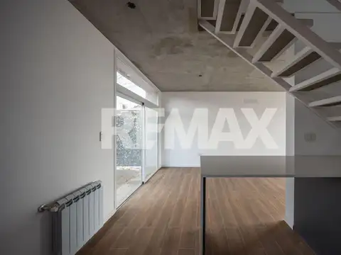 Depto Tipo Casa en Venta con 1 cocheras