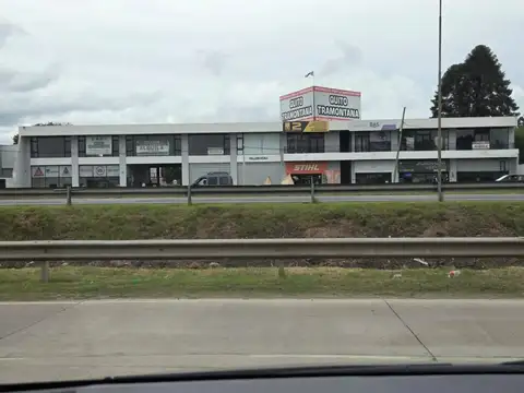 OFICINA EN LOMA VERDE COLECTORA OESTE