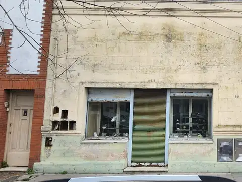 VENTA DE CASA CON LOCAL AL FRENTE EN SARANDI PARTIDO DE AVELLANEDA