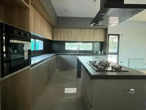 Casa en Venta al Este