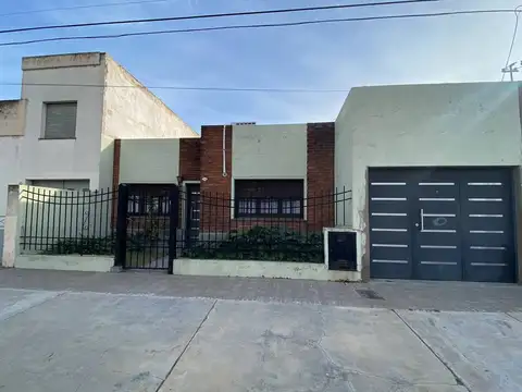 Casa en venta de 3 dormitorios c/ cochera en San Martín