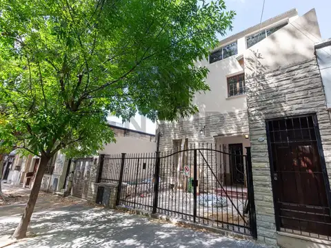 Amplio PH de 220 m² en pleno centro de San Martín. Permuta