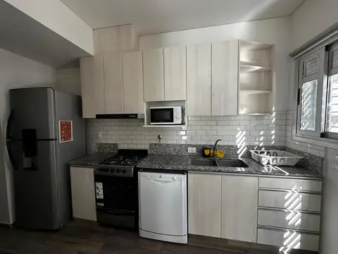 Depto Tipo Casa en Venta con 1 cocheras