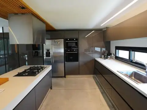 Casa en venta 7 ambientes en Terravista