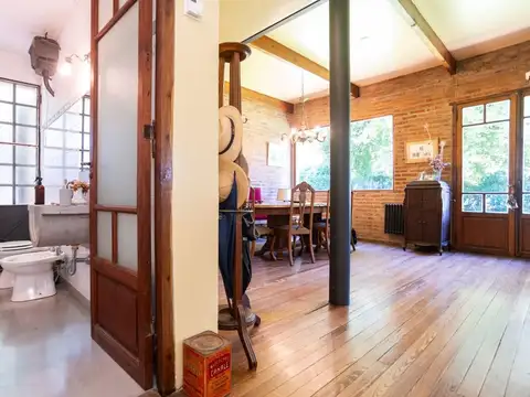 Casa en Venta con 2 cocheras