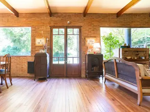 Casa 5 ambientes con 3 baños