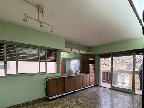 Departamento 4 ambientes c/ dependencia