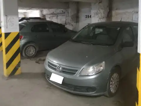 SE VENDE COCHERA CON AMPLIA BAULERA, OPORTUNIDAD!