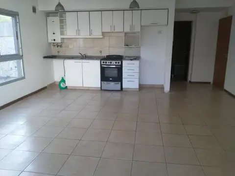 Departamento en Alquiler en Florida Mitre/Este, $ 900.000