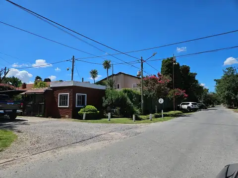 Casa en venta c/ cochera en Del Viso