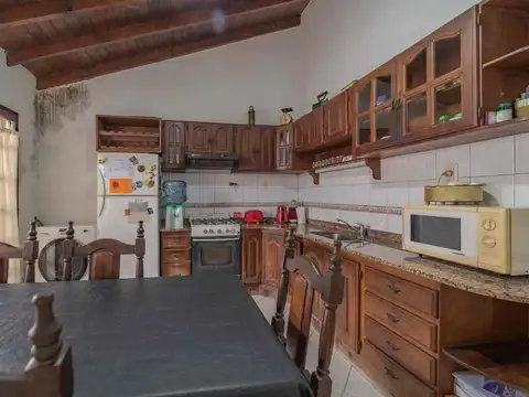 Casa 7 ambientes con 3 baños