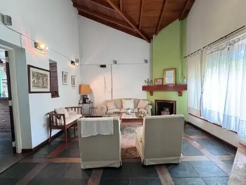 VENTA CHALET DOBLE LOTE ZONA MULTIFAMILIAR PADUA