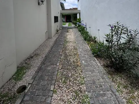 Casa en Venta en San Antonio De Padua, USD 220.000