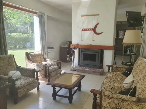 Casa en Venta con 4 cocheras