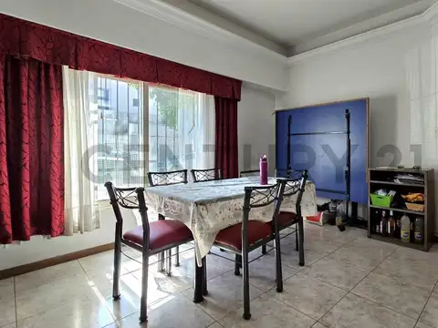 Santos Dumont 3800, Piso 0