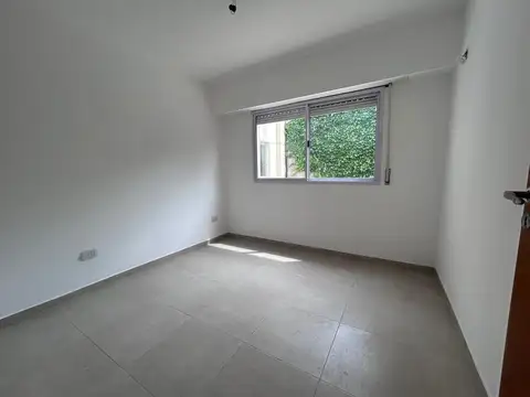 CASA 2 DORMITORIOS CON PATIO A ESTRENAR