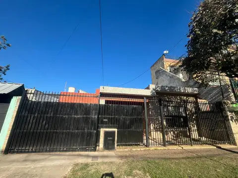 Casa 3 ambientes en Venta en Loma Hermosa