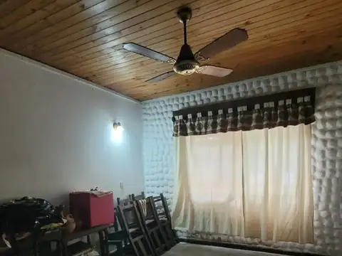 Casa 4 ambientes con 1 baño