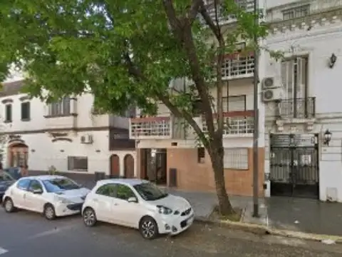 2 ambientes con balcón al frente en Caballito. Cómodo, luminoso y con excelente distribución