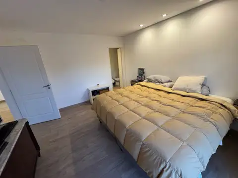 Casa 8 ambientes con 7 baños