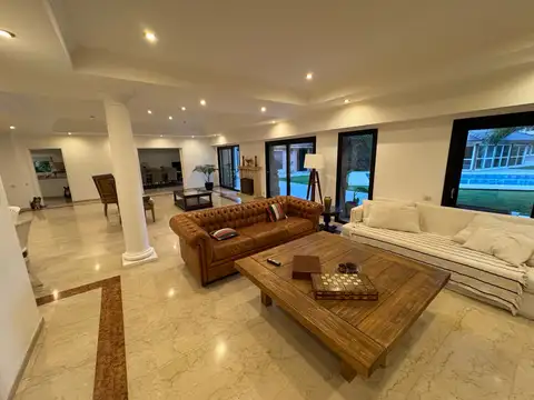 Exclusiva casa a la venta en Barrio Miraflores, Pilar