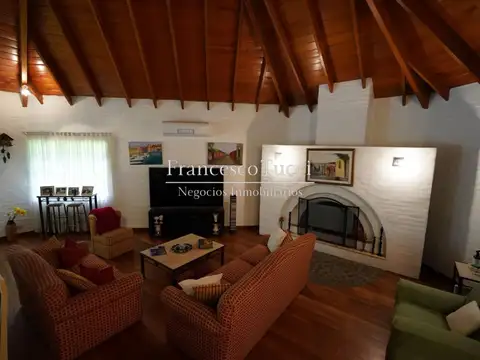 Casa 4 ambientes con 3 baños