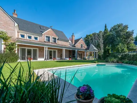 VENTA CASA 9 AMBIENTES BARRIO SAN JORGE TORCUATO