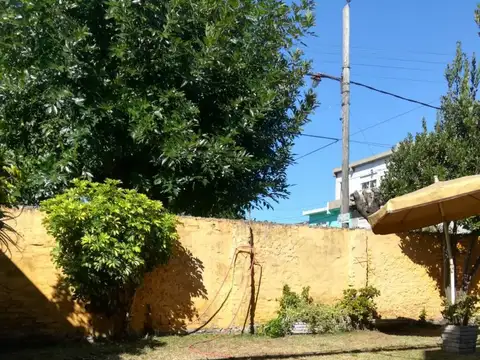 OPORTUNIDAD GRAN LOTE ESQUINA ESCUCHAR OFERTAS