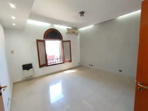 LOCAL+ PISO COMPLETO Y TERRAZA EN ALQUILER