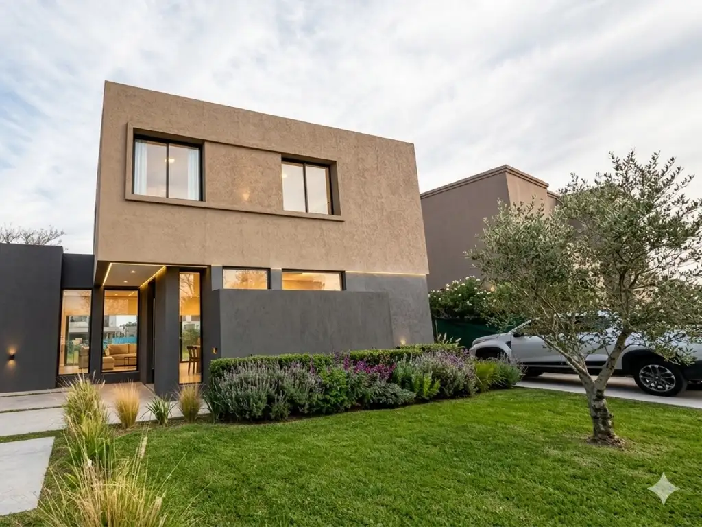 Venta Casa Santa lucia - Pilar del Este al 5500