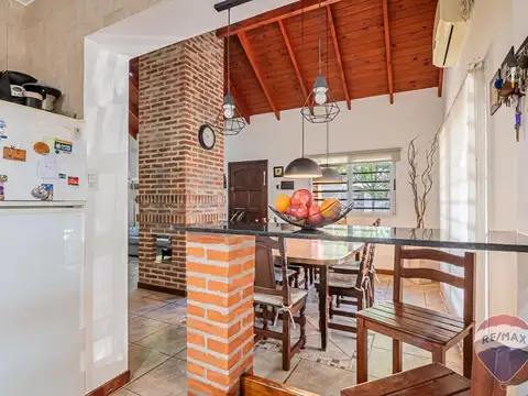 Casa en Venta con 3 cocheras